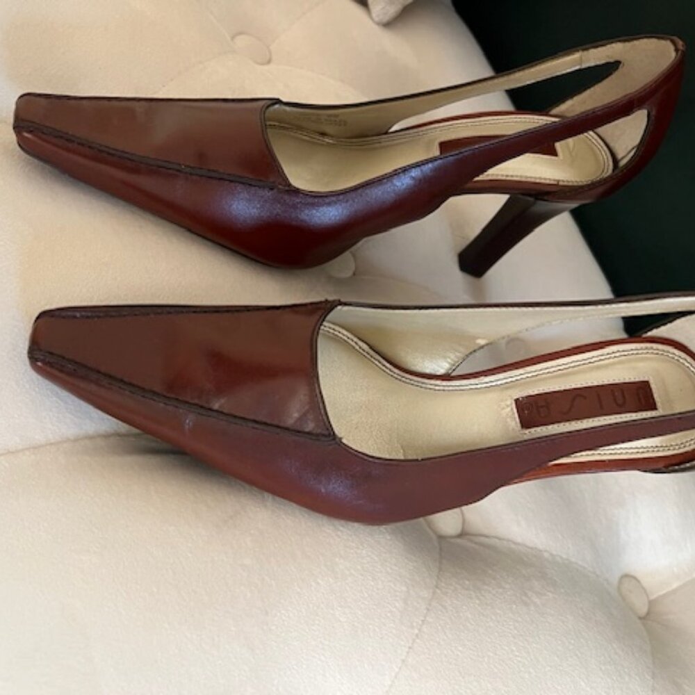 NEW - UNISA Amuse Brown Coco Brazilian Leather 6B Pump